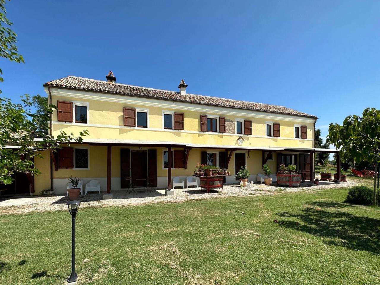 Casale Casini Soccorso Guest House Senigallia Bagian luar foto