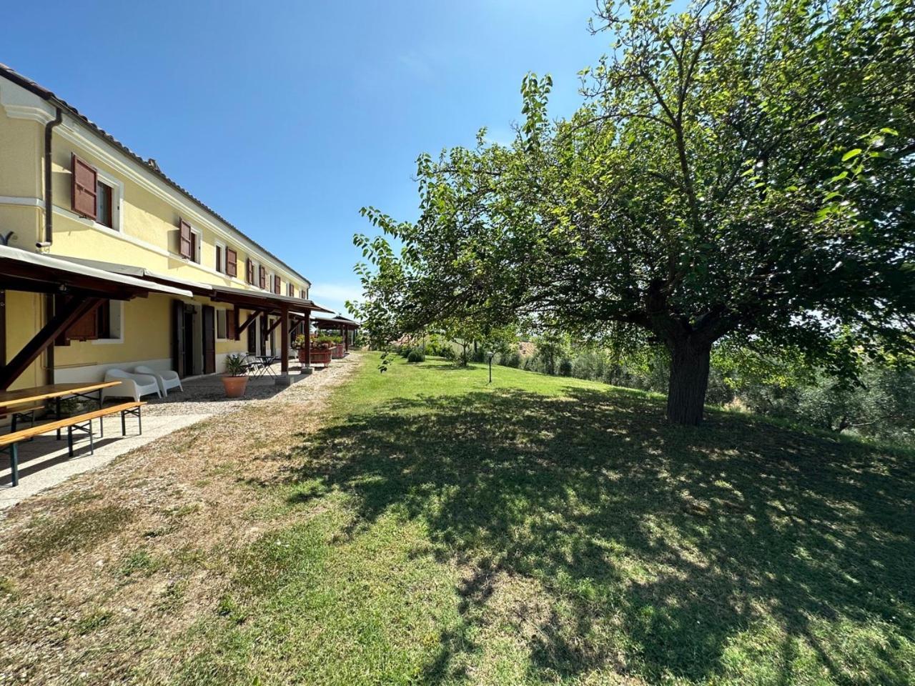Casale Casini Soccorso Guest House Senigallia Bagian luar foto